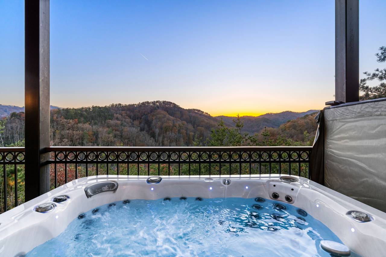 <span class="name">Hot tub with private views of mountains & treetops</span> <span class="name">Hot tub with private views of mountains & treetops</span>