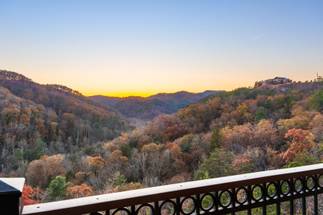 <span class="name">Main deck gazing over wide-open Smoky Mountain vistas</span> <span class="name">Main deck gazing over wide-open Smoky Mountain vistas</span>