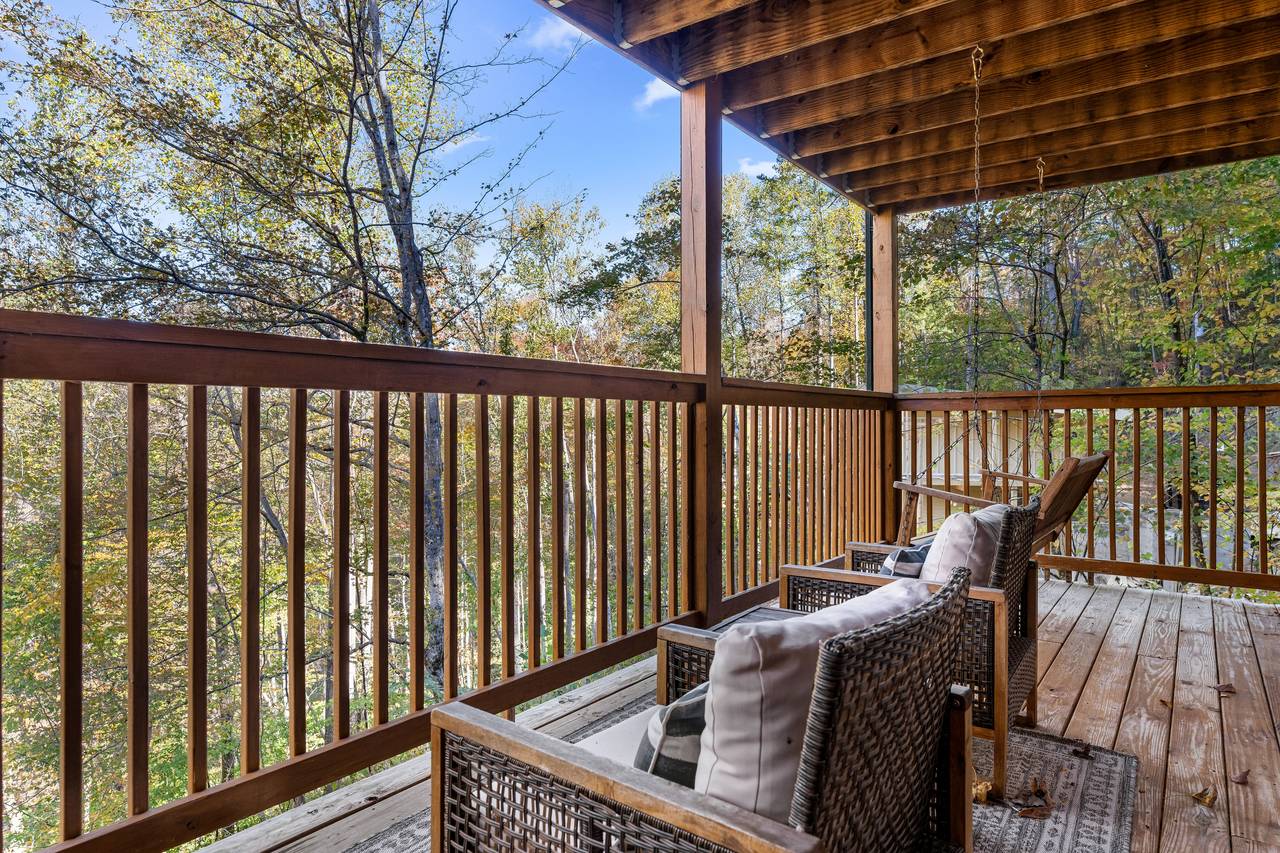 Serene mountain retreat surrounded by whispering oaks Serene mountain retreat surrounded by whispering oaks