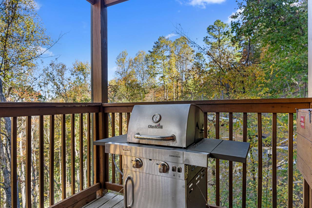 Prepare your favorite BBQ meals on the gas grill Prepare your favorite BBQ meals on the gas grill