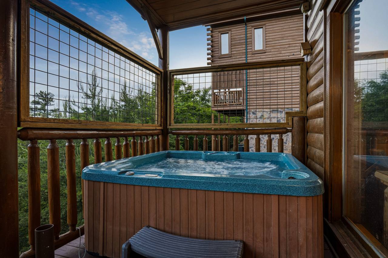 <span class="name">Private hot tub with mountain views</span> <span class="name">Private hot tub with mountain views</span>