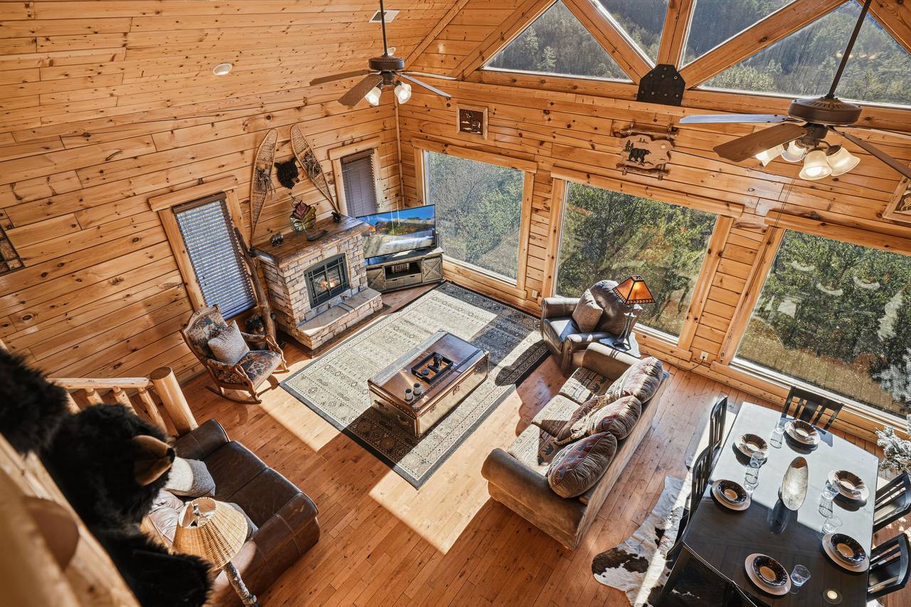 <span class="name">Loft area overlooking the main level living and dining room</span> <span class="name">Loft area overlooking the main level living and dining room</span>