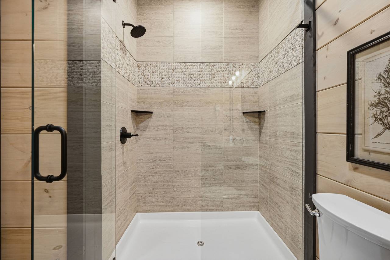 <span class="name">Full bathroom 4 with shower, modern fixtures, & hairdryer</span> <span class="name">Full bathroom 4 with shower, modern fixtures, & hairdryer</span>