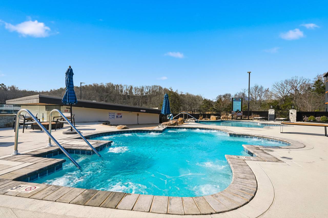 <span class="name">Largest outdoor hot tub in the Smoky Mountains!</span> <span class="name">Largest outdoor hot tub in the Smoky Mountains!</span>