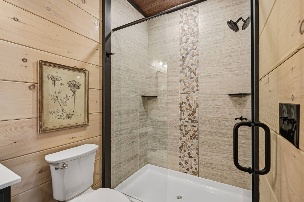 <span class="name">Full bathroom 2 with shower, modern fixturesk & hair dryer</span> <span class="name">Full bathroom 2 with shower, modern fixturesk & hair dryer</span>