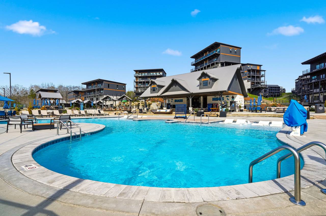 <span class="name">Walk to Rambling River Waterpark lazy river, theater, & more!</span> <span class="name">Walk to Rambling River Waterpark lazy river, theater, & more!</span>