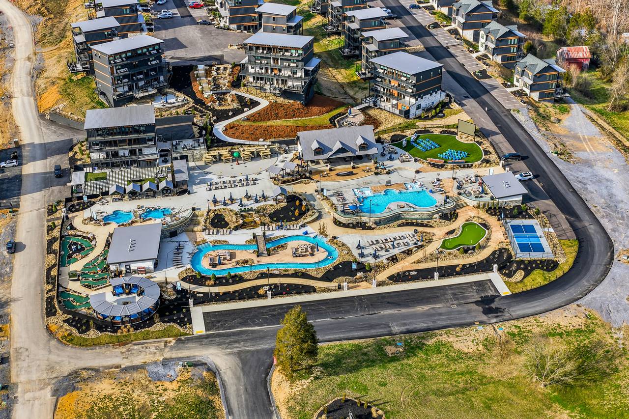 <span class="name">Walk to Rambling River Waterpark lazy river, theater, & more!</span> <span class="name">Walk to Rambling River Waterpark lazy river, theater, & more!</span>
