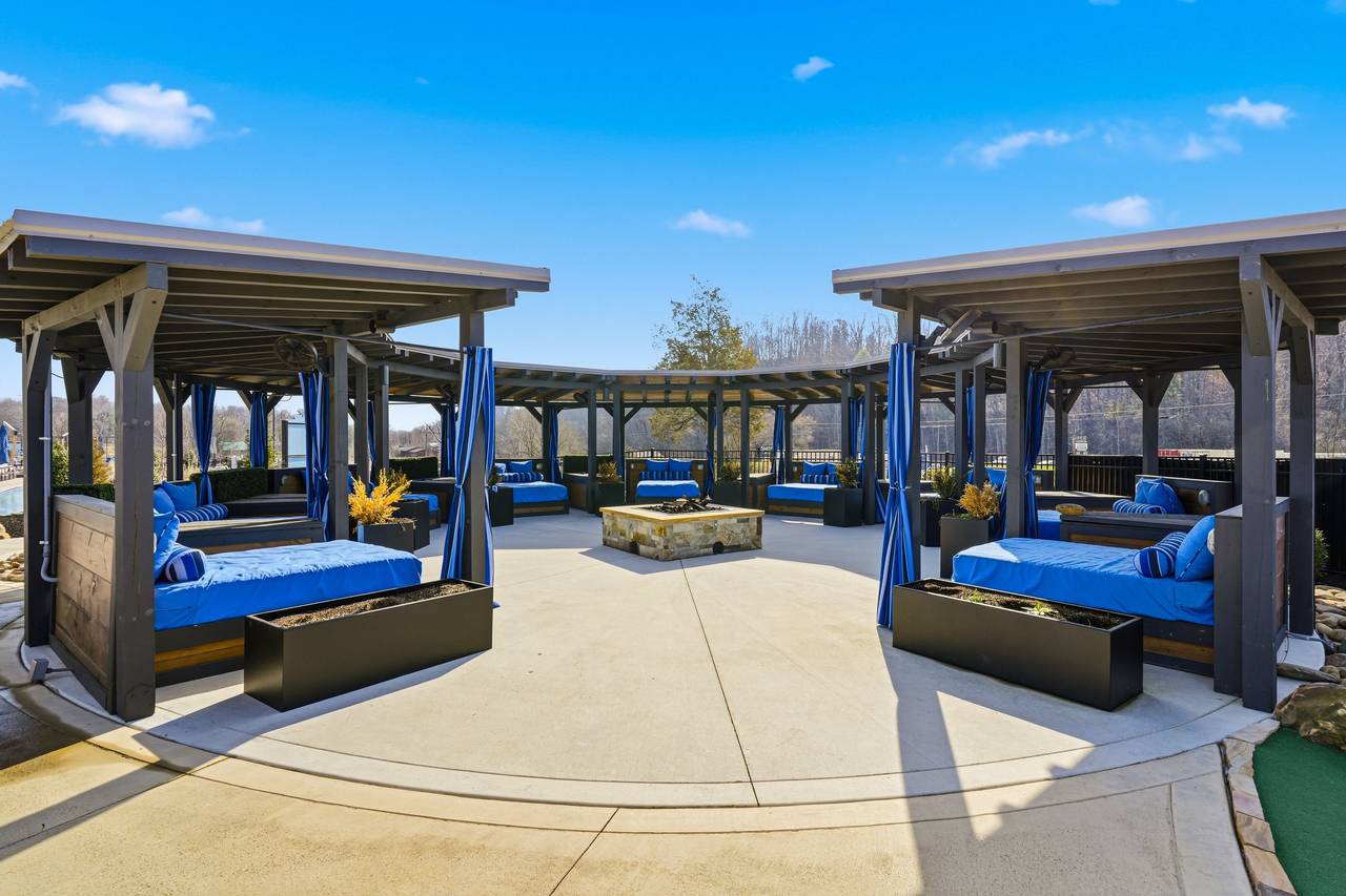 <span class="name">Walk to Rambling River Waterpark lazy river, theater, & more!</span> <span class="name">Walk to Rambling River Waterpark lazy river, theater, & more!</span>