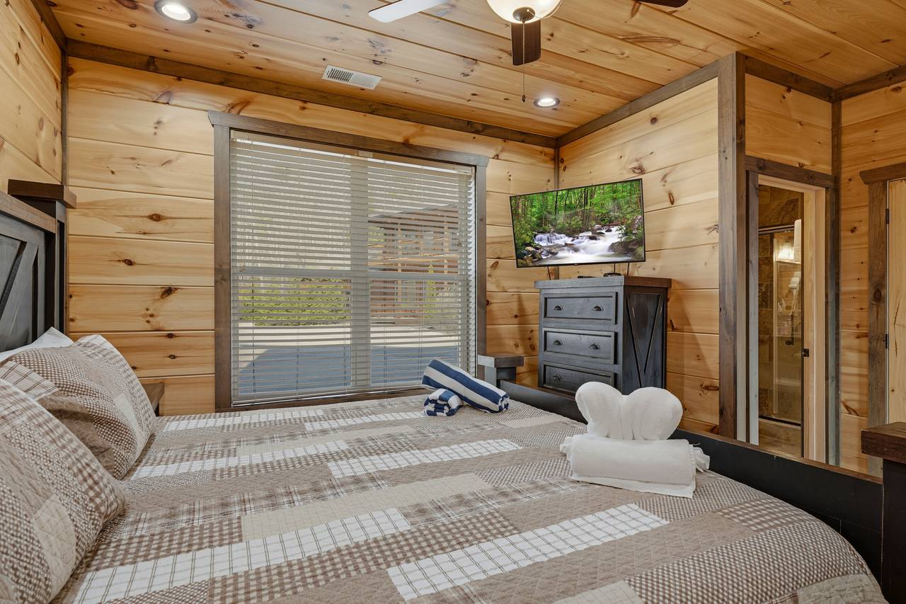 <span class="name">King suite w/ private ensuite bath</span> <span class="name">King suite w/ private ensuite bath</span>