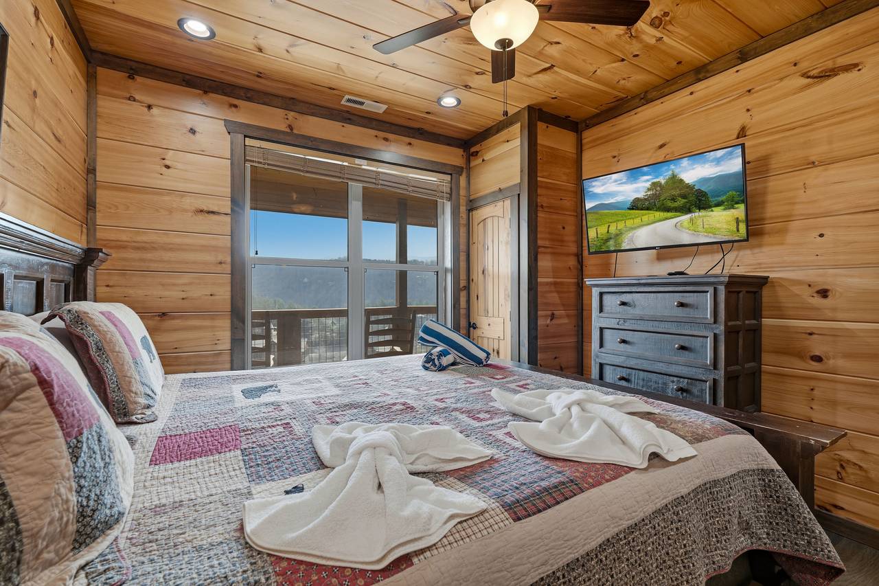 <span class="name">Upper-level king bed with TV and ensuite full bathroom</span> <span class="name">Upper-level king bed with TV and ensuite full bathroom</span>