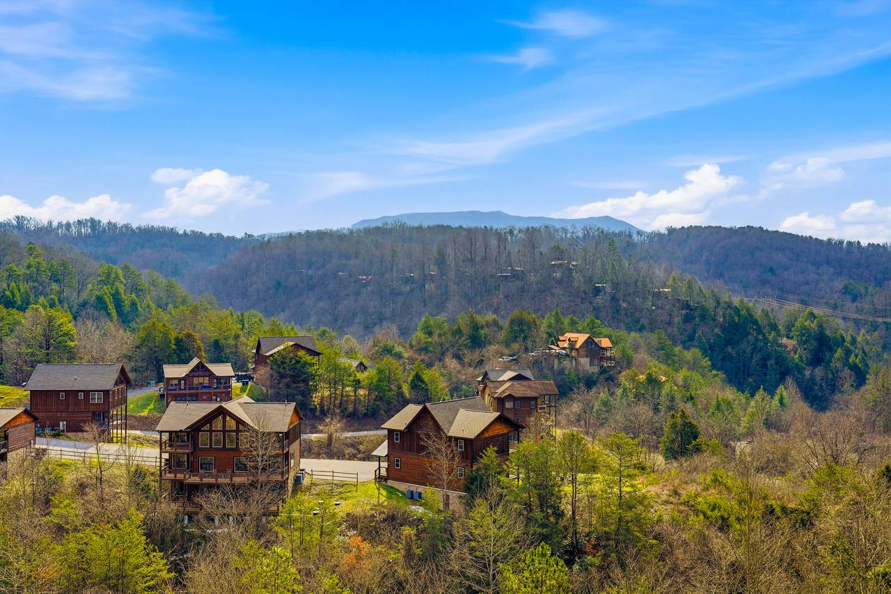 <span class="name">Mountain view cabin in Pigeon Forge</span> <span class="name">Mountain view cabin in Pigeon Forge</span>