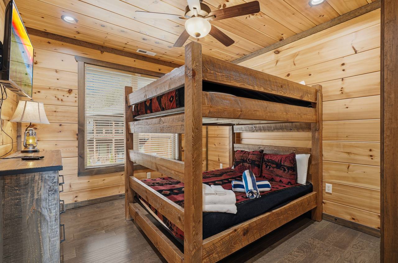 <span class="name">Upper-level queen over queen bunk with TV & ensuite bath</span> <span class="name">Upper-level queen over queen bunk with TV & ensuite bath</span>