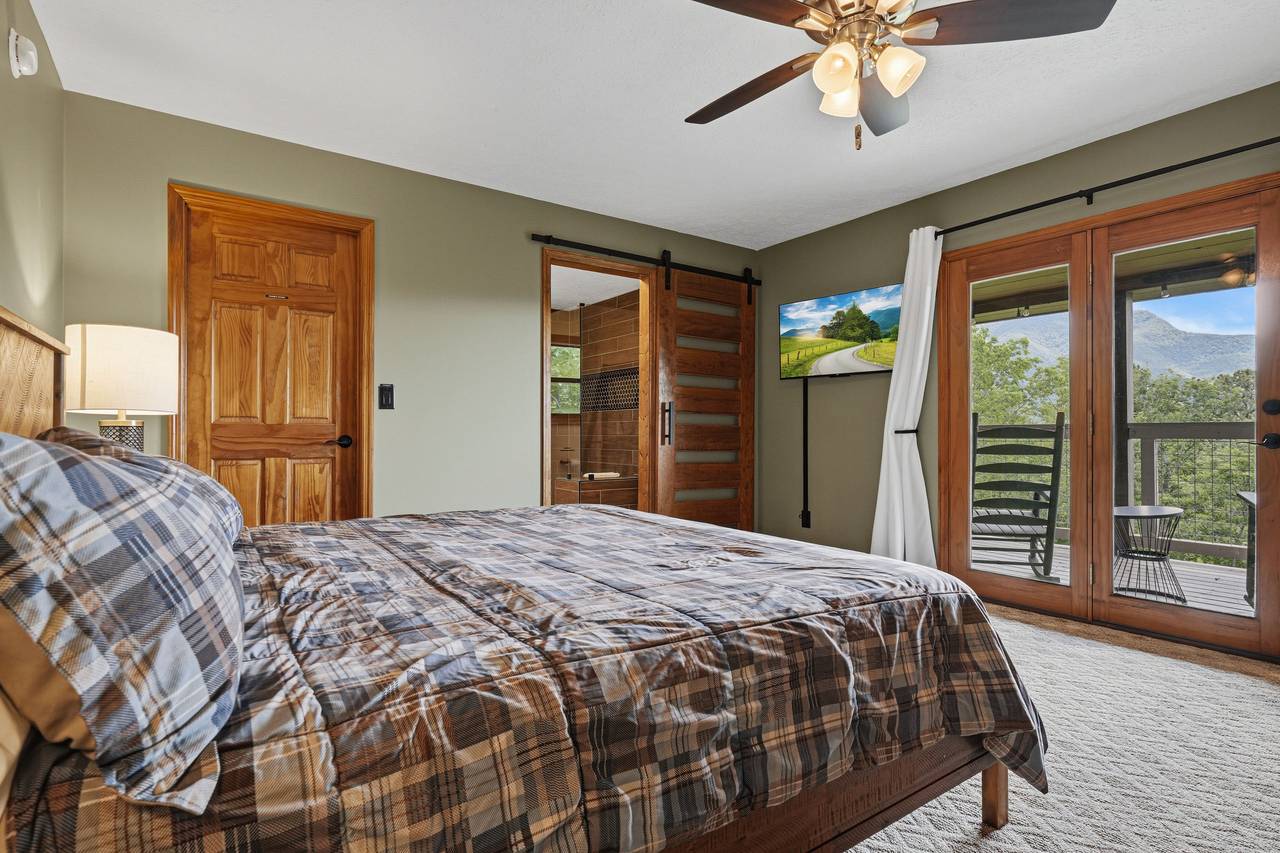 Wake up refreshed in this inviting king bedroom Wake up refreshed in this inviting king bedroom