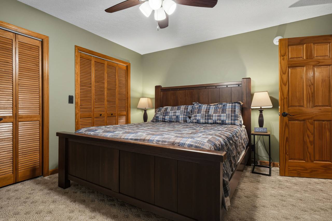 Second king suite with cozy cabin charm Second king suite with cozy cabin charm