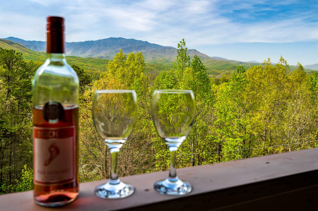 Unwind and reconnect in this charming mountain escape Unwind and reconnect in this charming mountain escape