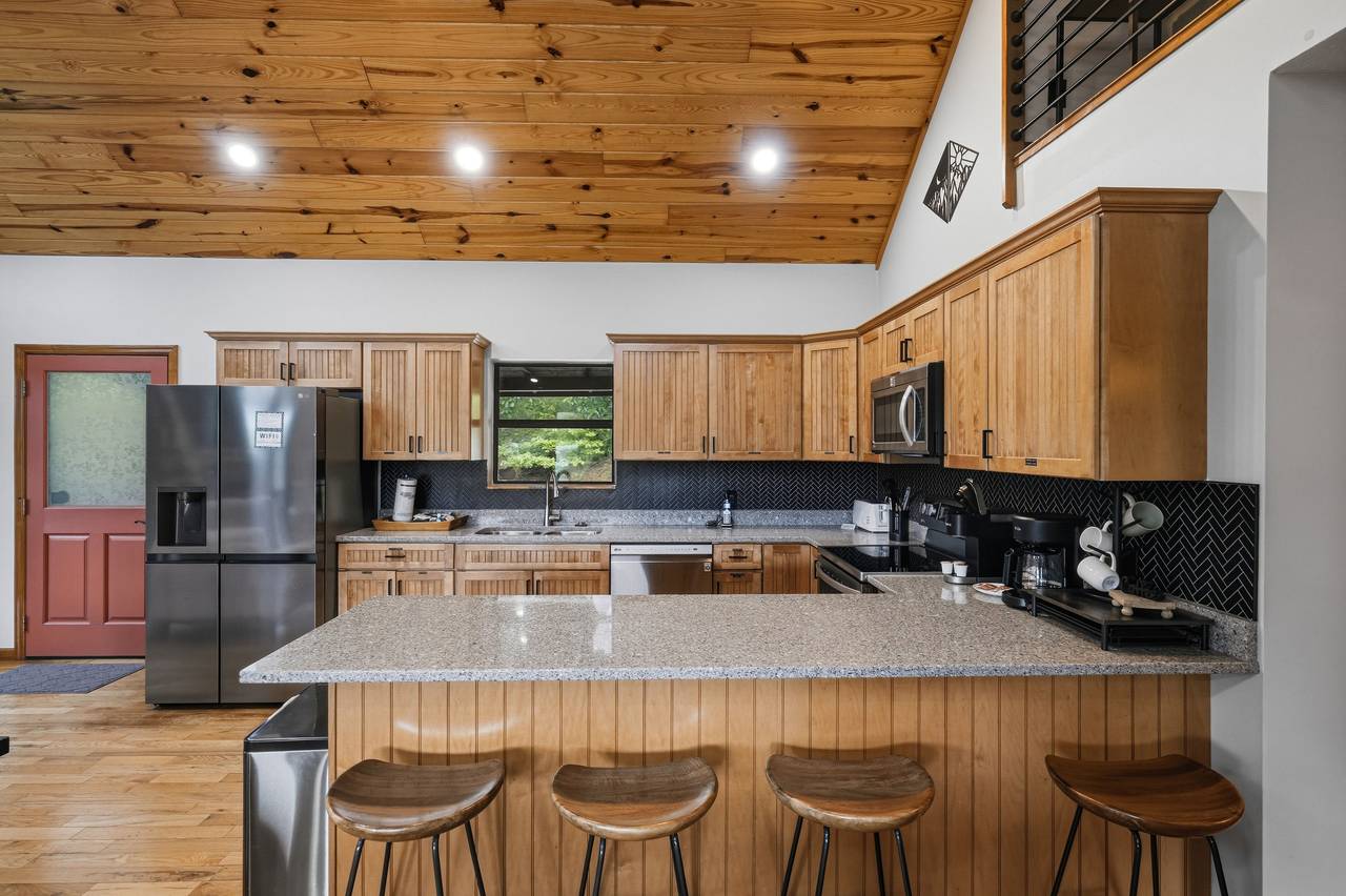 Spacious kitchen ready for family meals and snacks Spacious kitchen ready for family meals and snacks