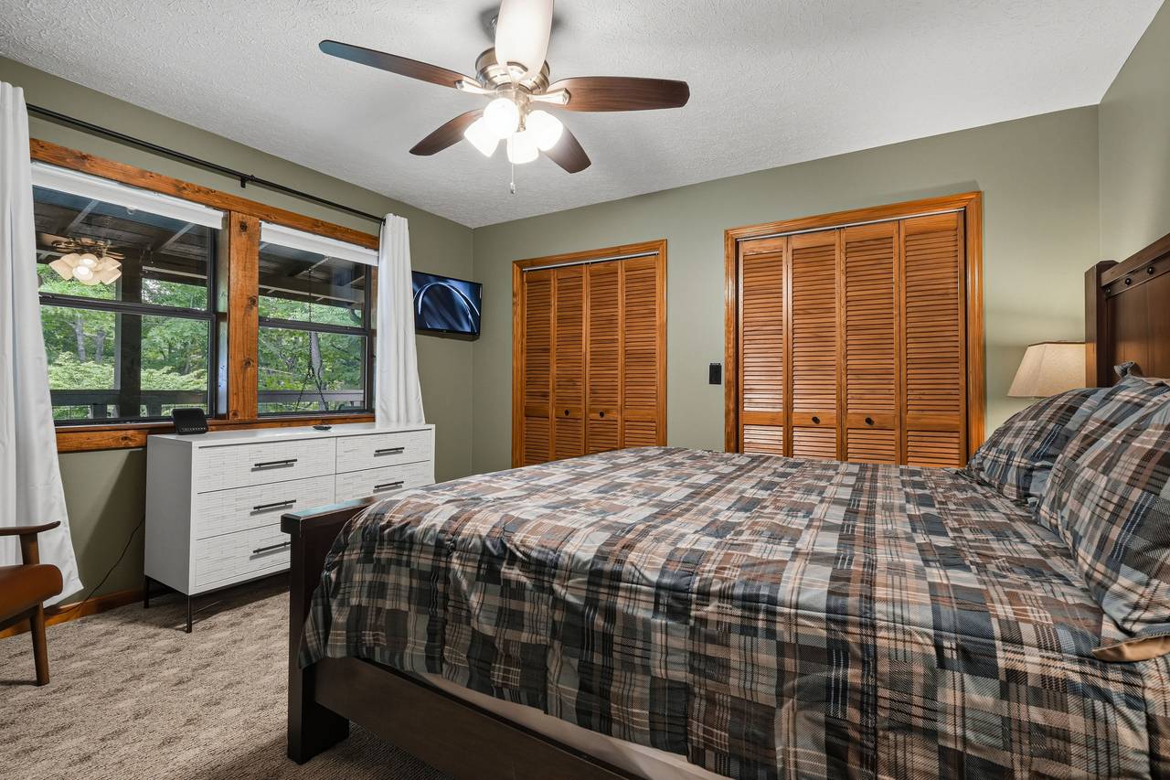 Second king suite with cozy cabin charm Second king suite with cozy cabin charm