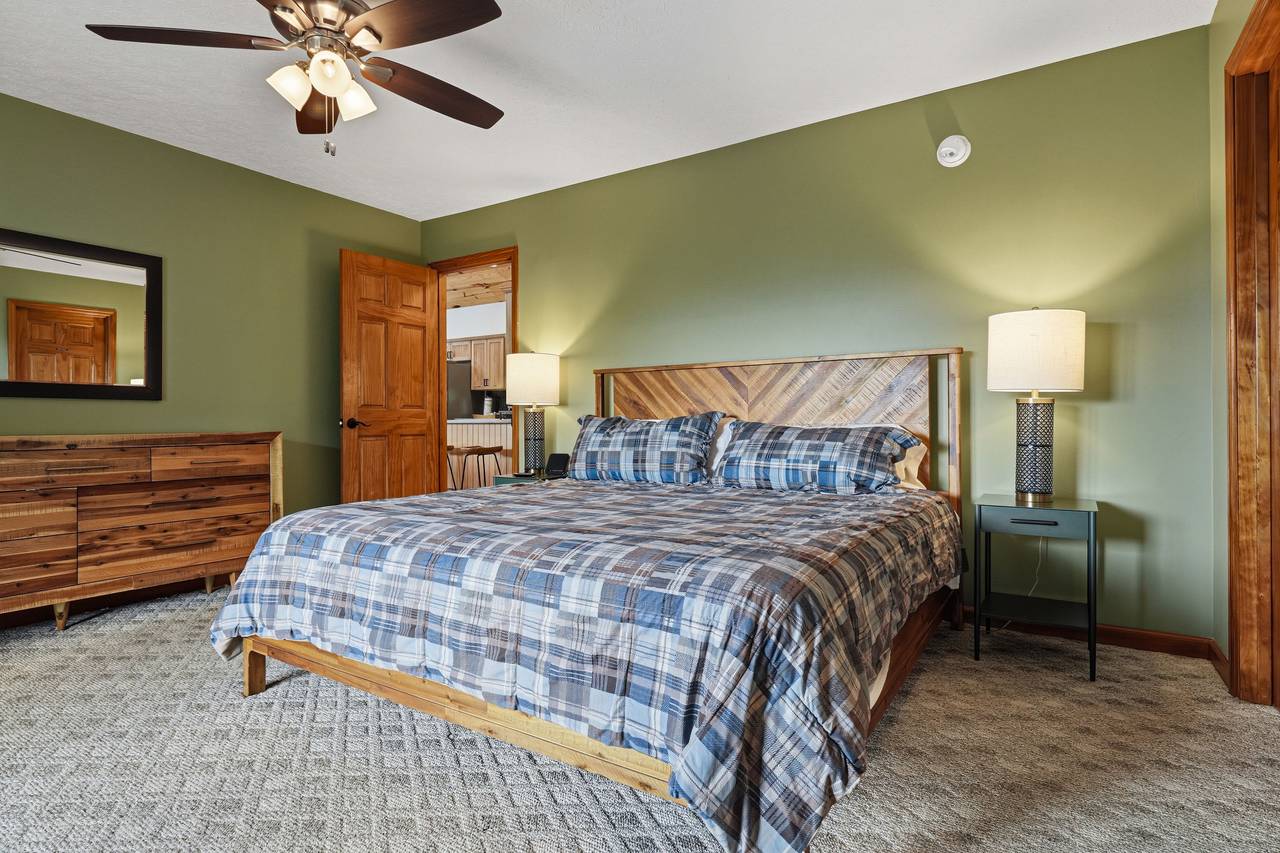 King suite with upgraded mattress and private comfort King suite with upgraded mattress and private comfort