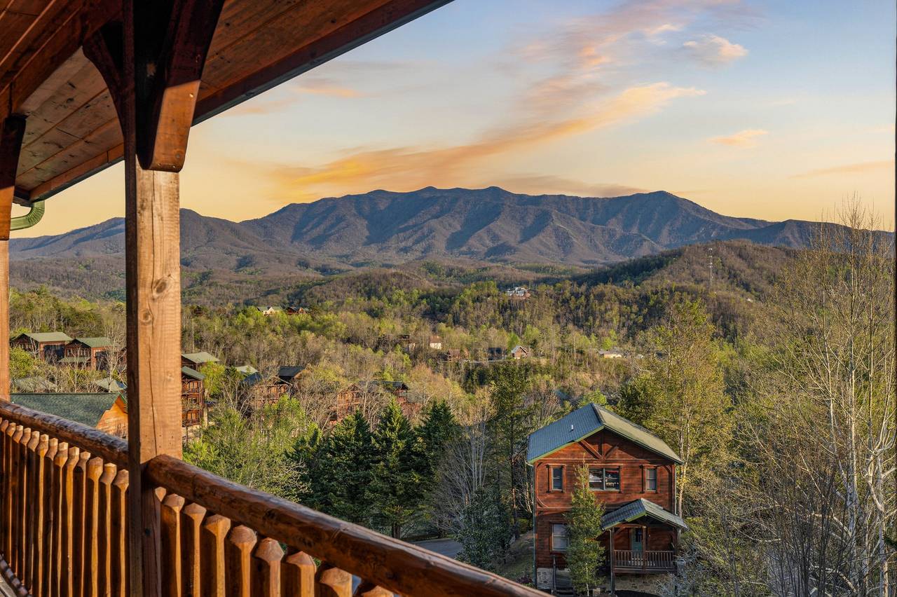 Expansive deck with new seating & mountain views Expansive deck with new seating & mountain views