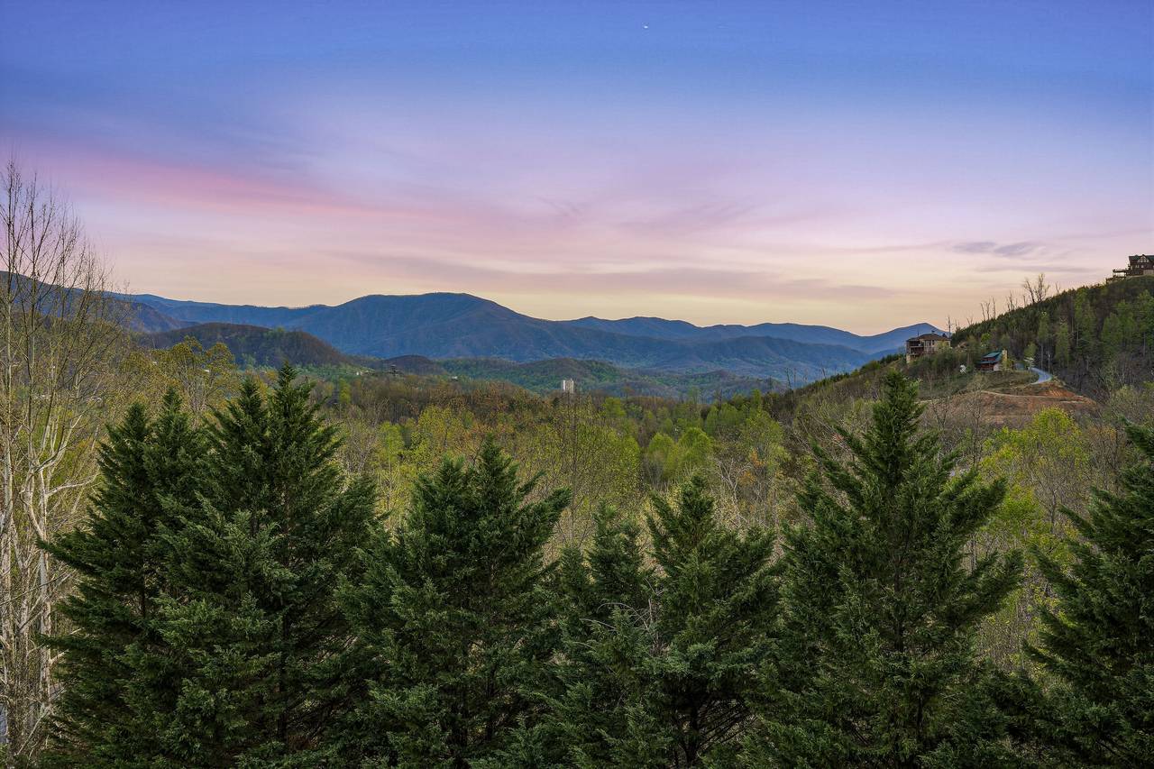 Beautiful views of The Great Smoky Mountains of TN! Beautiful views of The Great Smoky Mountains of TN!