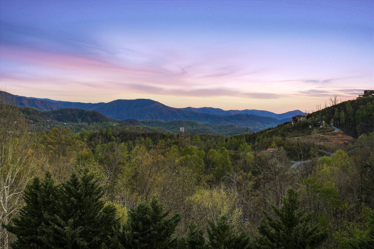 Beautiful views of The Great Smoky Mountains of TN! Beautiful views of The Great Smoky Mountains of TN!