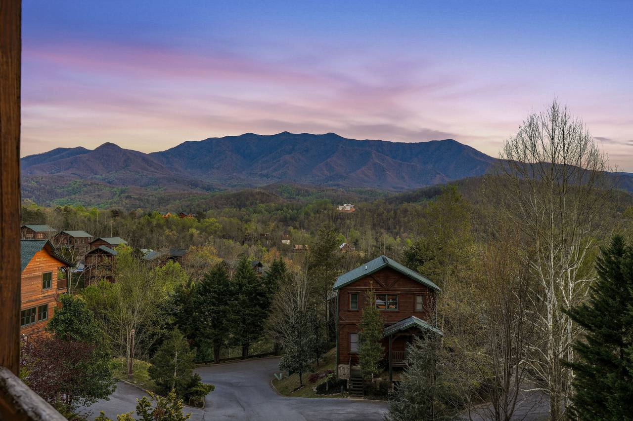 Beautiful views of The Great Smoky Mountains of TN! Beautiful views of The Great Smoky Mountains of TN!