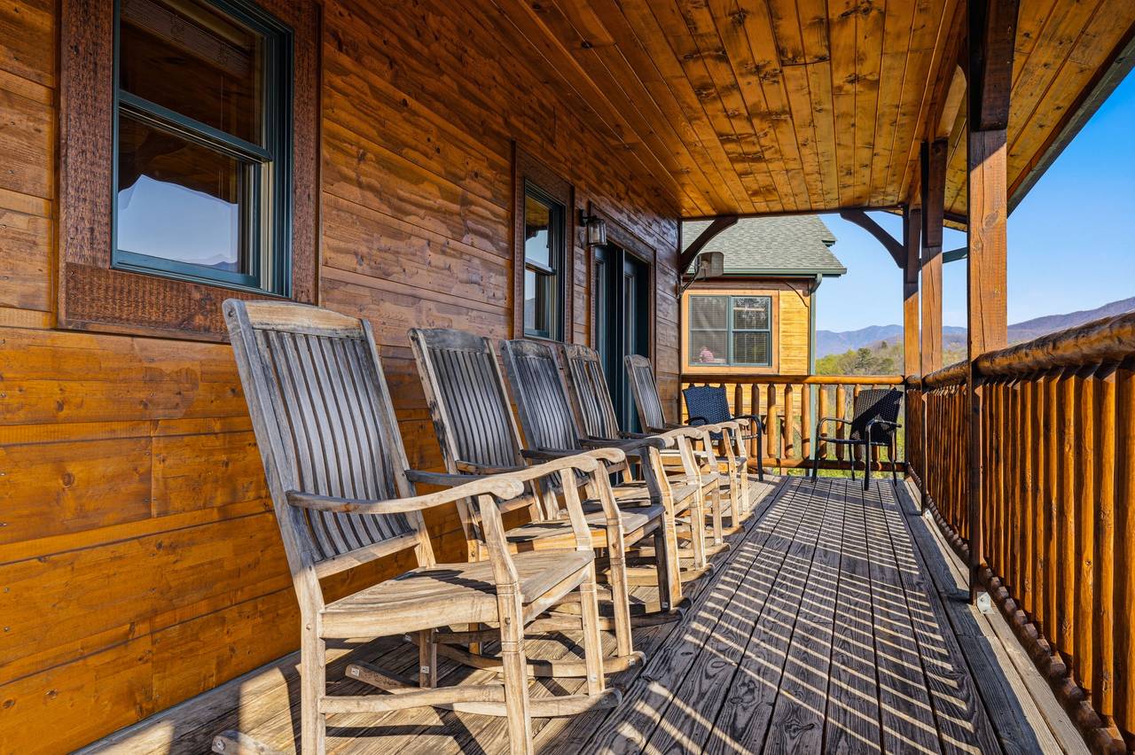 Multi-level decks with fresh furniture & scenic views Multi-level decks with fresh furniture & scenic views