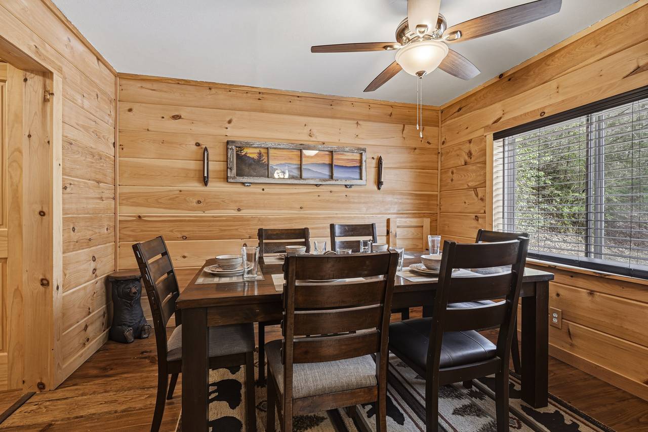 Dining space for family meals & gatherings Dining space for family meals & gatherings