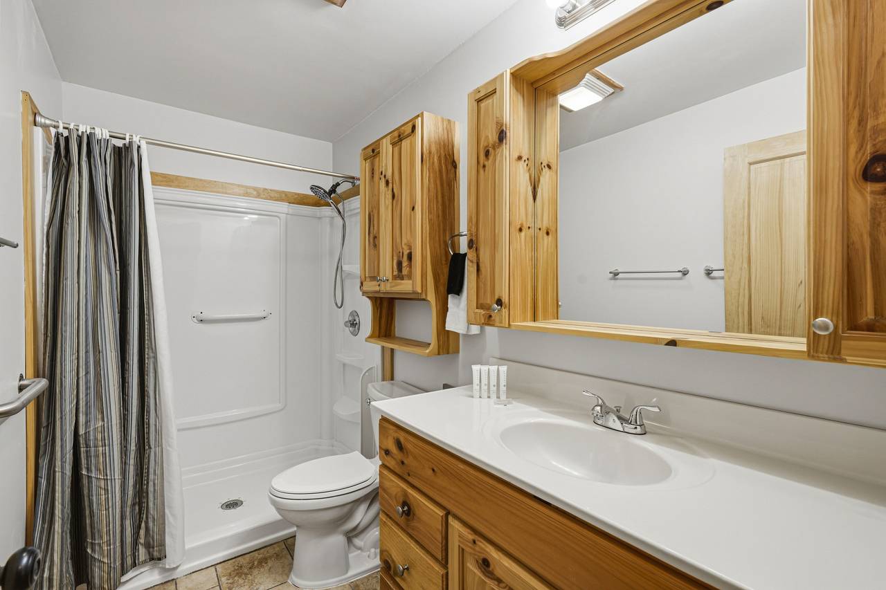 Main bathroom with walk-in shower Main bathroom with walk-in shower
