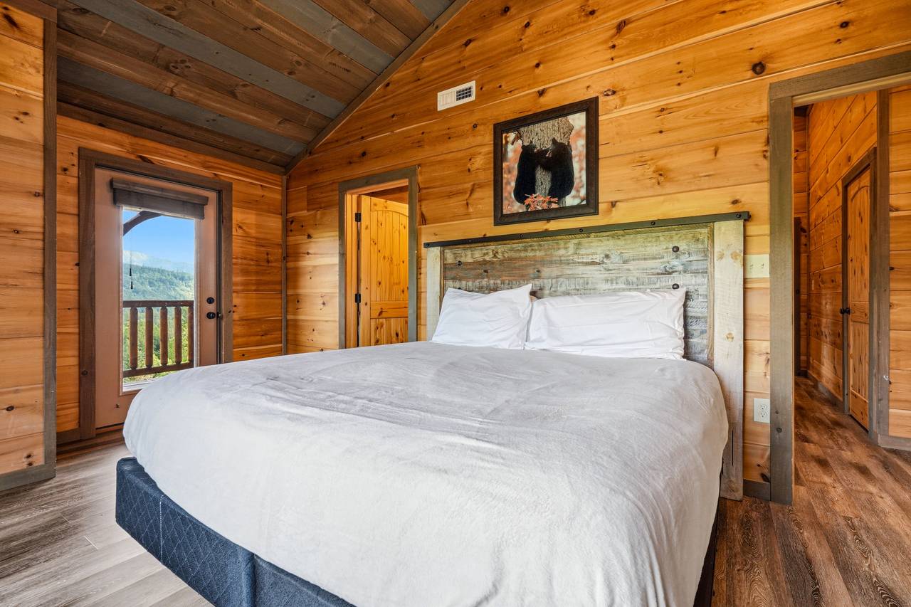 King with Ensuite Full Bath, Fireplace, TV, & Deck Access King with Ensuite Full Bath, Fireplace, TV, & Deck Access