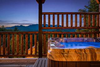 Outdoor Hot Tub With TV & Mountain Views Outdoor Hot Tub With TV & Mountain Views