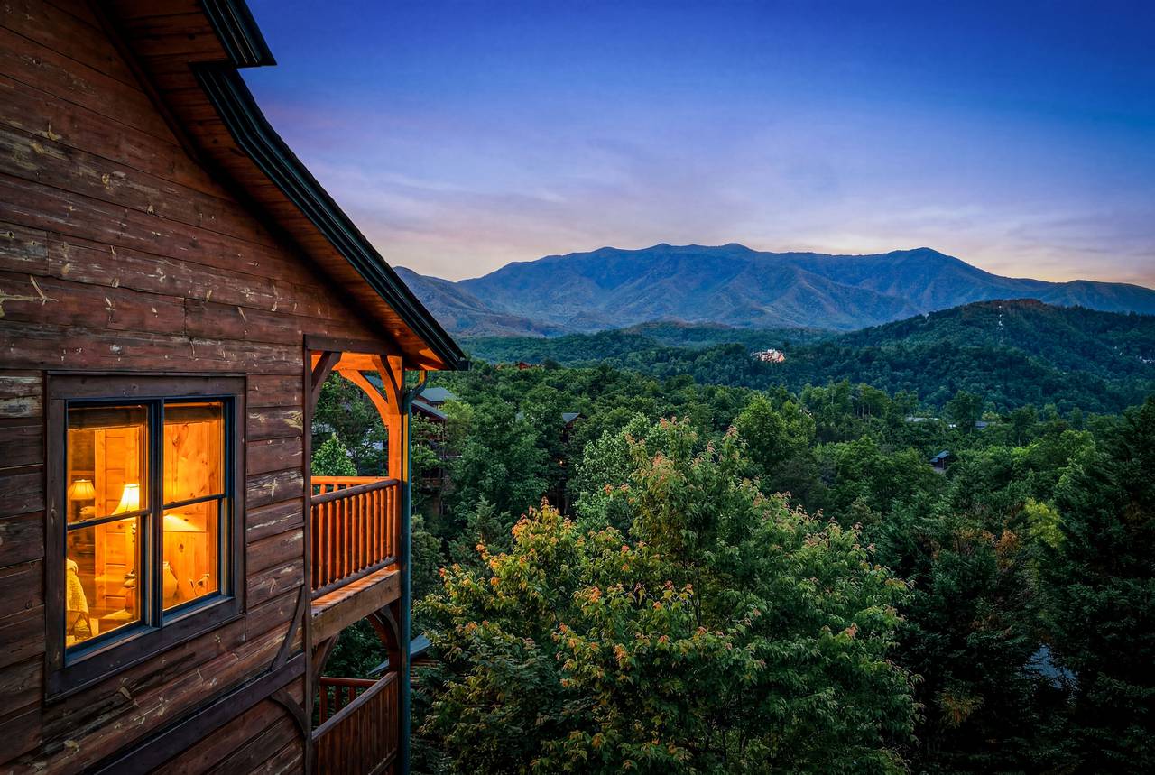 Luxury Smoky Mountain Cabin With Stunning Views Luxury Smoky Mountain Cabin With Stunning Views