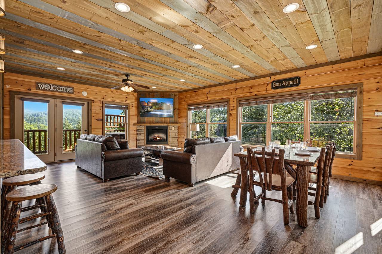 Open-Concept Living Area Perfect For Groups Open-Concept Living Area Perfect For Groups