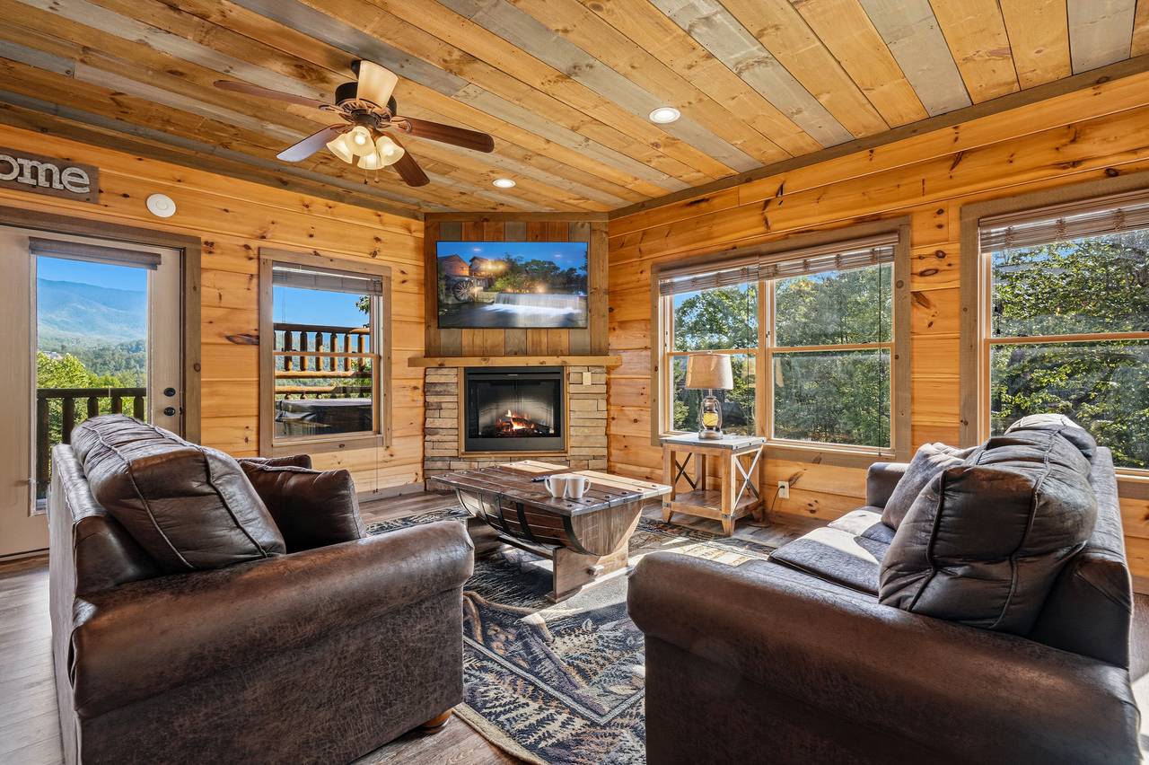 Spacious Open Living Room With Mountain Views Spacious Open Living Room With Mountain Views