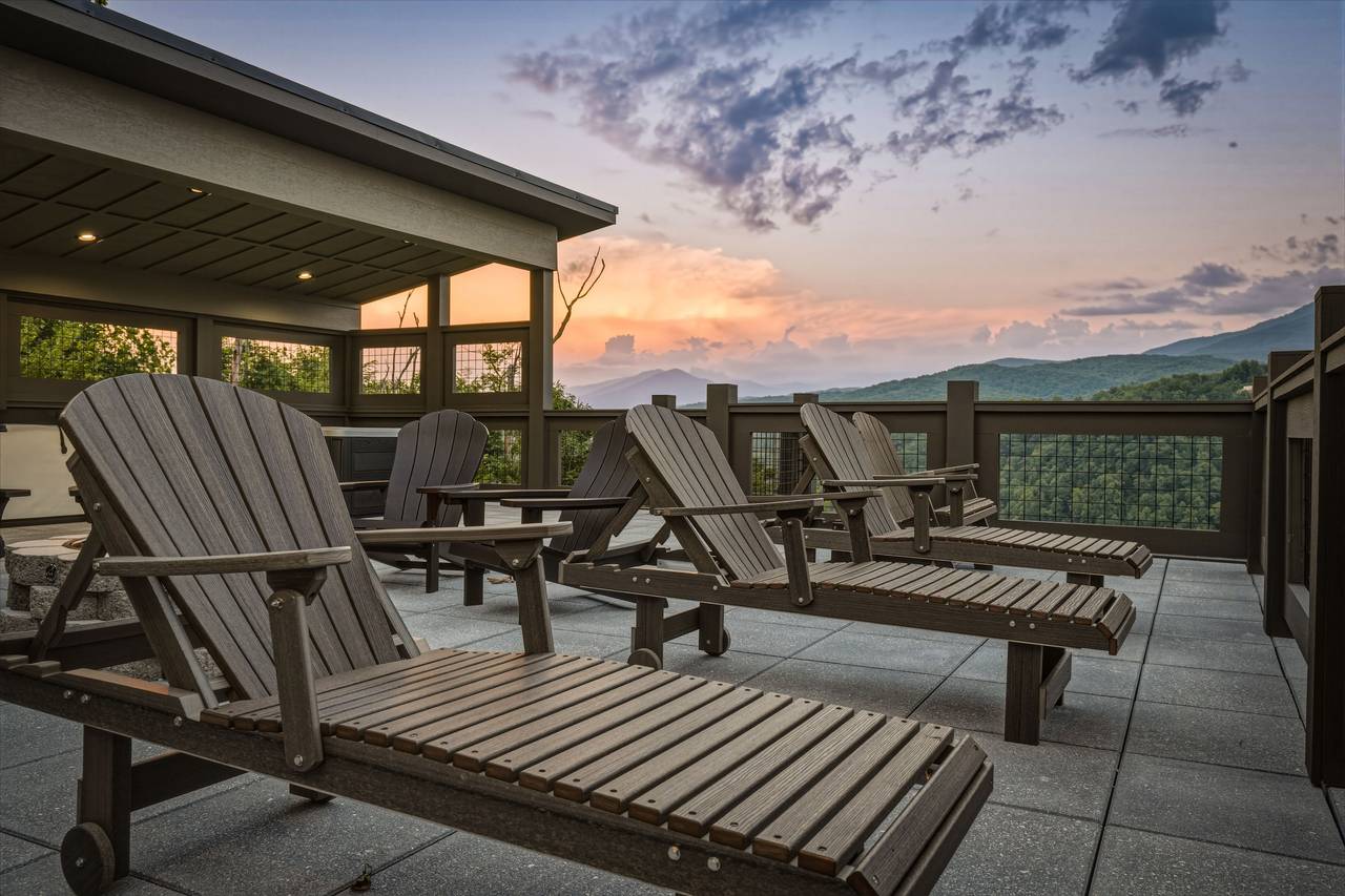 Unwind on the rooftop with fresh air & mountain scenery Unwind on the rooftop with fresh air & mountain scenery