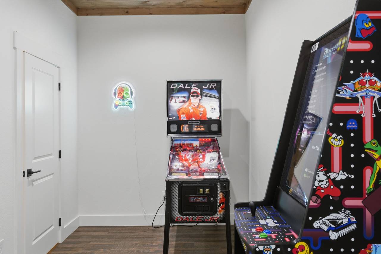 Pinball machine adds even more fun to the game room Pinball machine adds even more fun to the game room