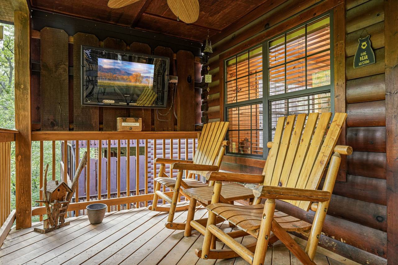 Outdoor TV & Lounge Area For Game Days Outdoor TV & Lounge Area For Game Days