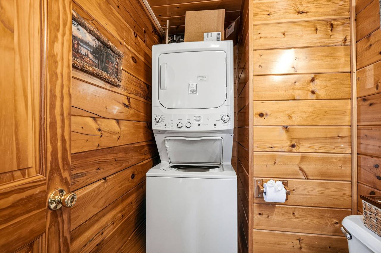 Stackable washer and dryer Stackable washer and dryer