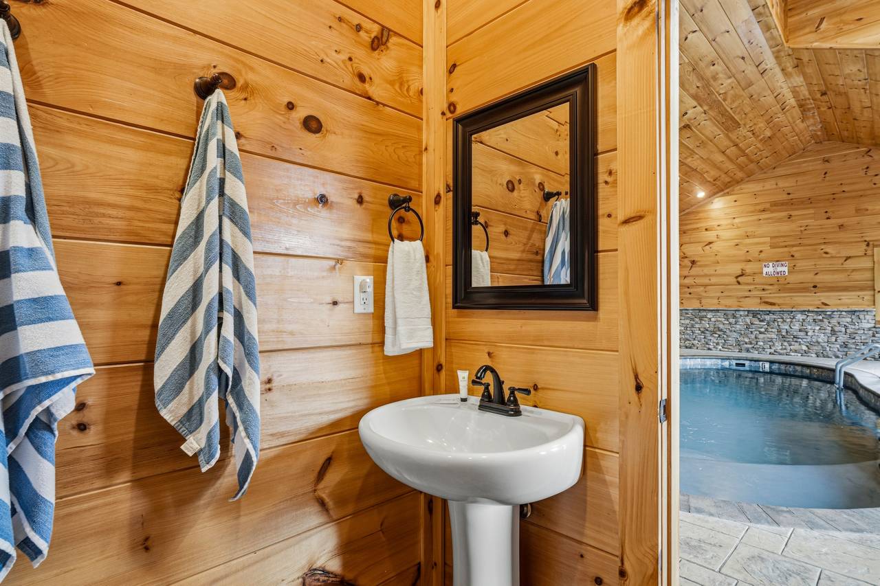 Full bathroom located in the pool house Full bathroom located in the pool house