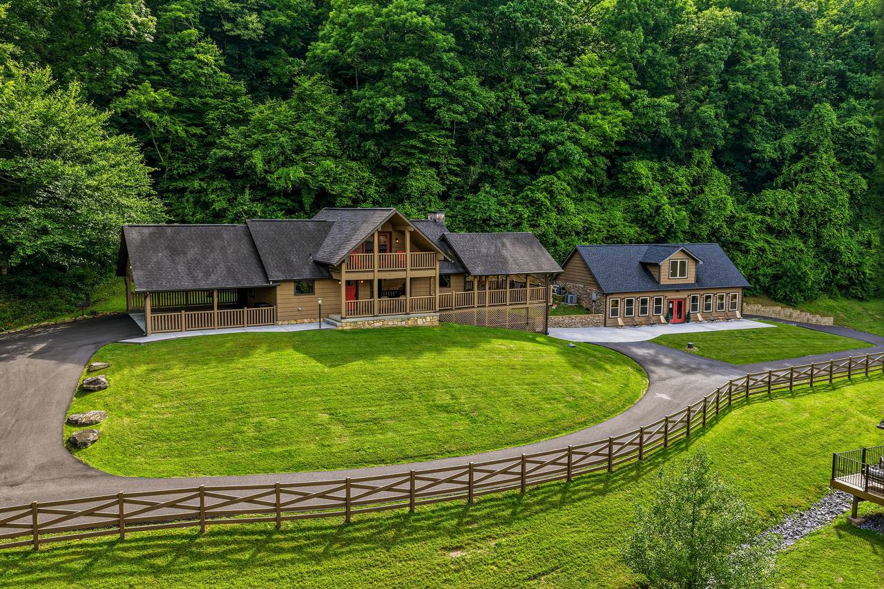 Exterior Exterior