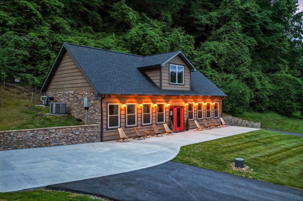 Spacious pool house designed for year-round enjoyment Spacious pool house designed for year-round enjoyment