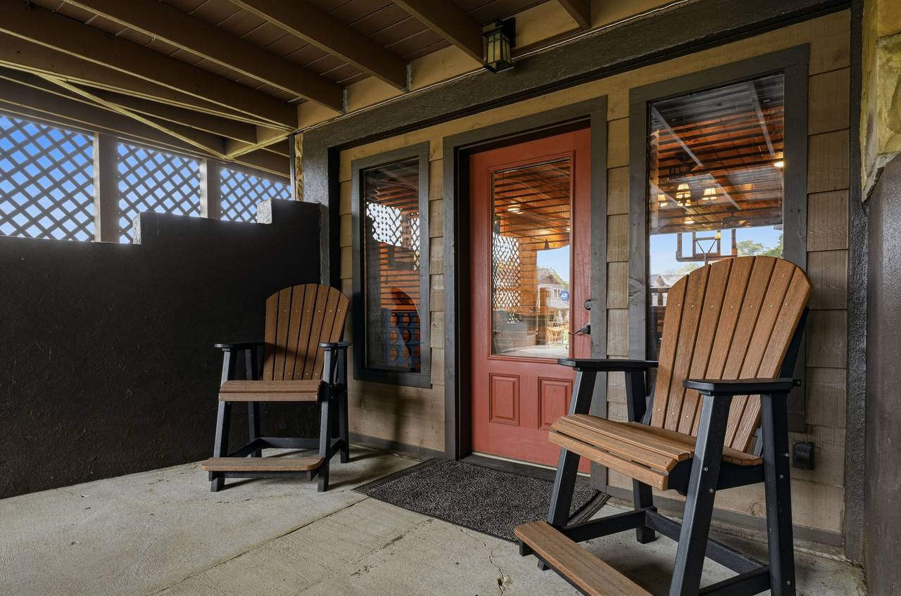 Multiple outdoor spaces to enjoy the scenery Multiple outdoor spaces to enjoy the scenery