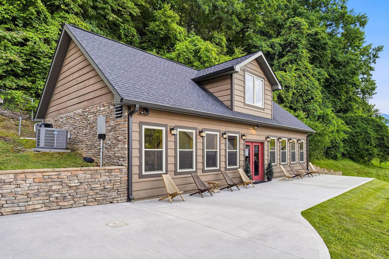 Spacious pool house designed for year-round enjoyment Spacious pool house designed for year-round enjoyment