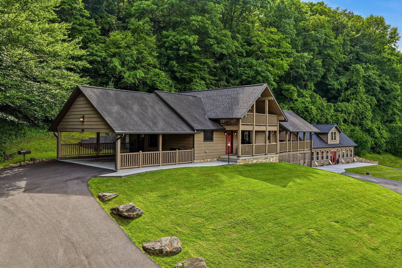 Welcome to Walden's Creek Lodge & Pool, Offered by Bear Tracts Welcome to Walden's Creek Lodge & Pool, Offered by Bear Tracts