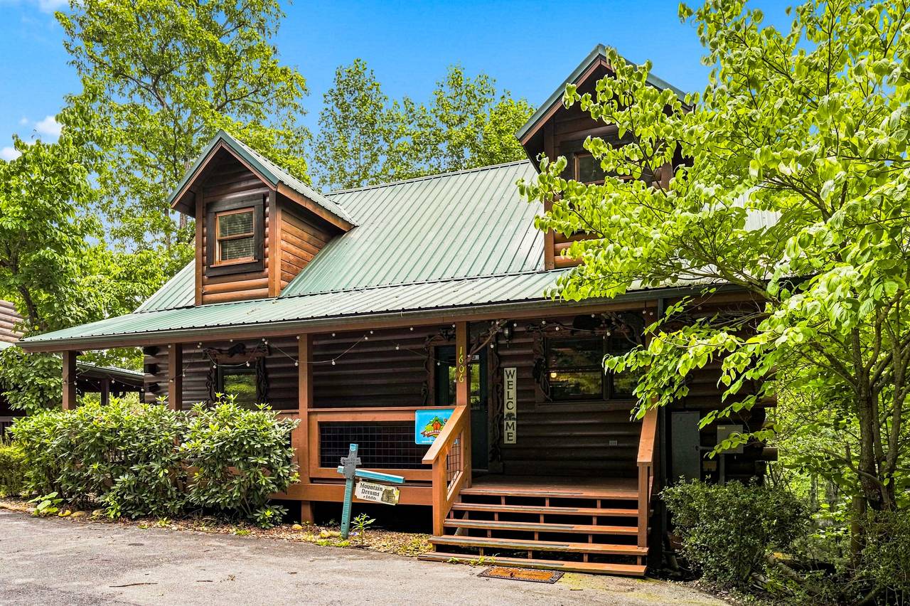 Three-level Gatlinburg cabin surrounded by the Smokies Three-level Gatlinburg cabin surrounded by the Smokies