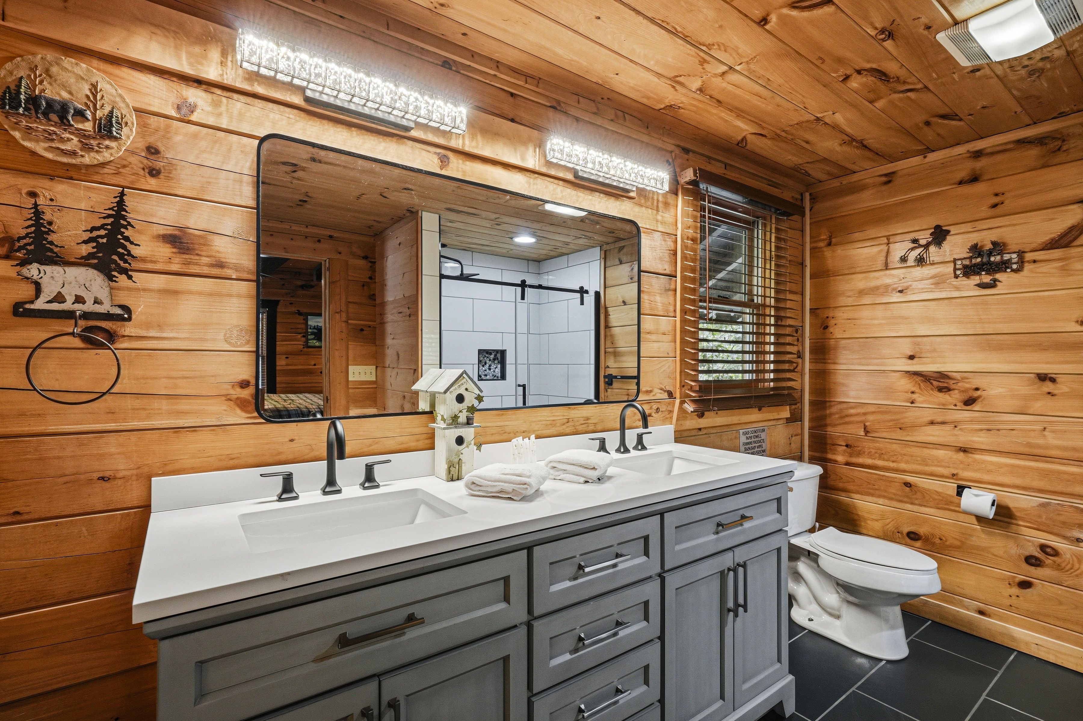 Entry-level ensuite bath with walk-in shower