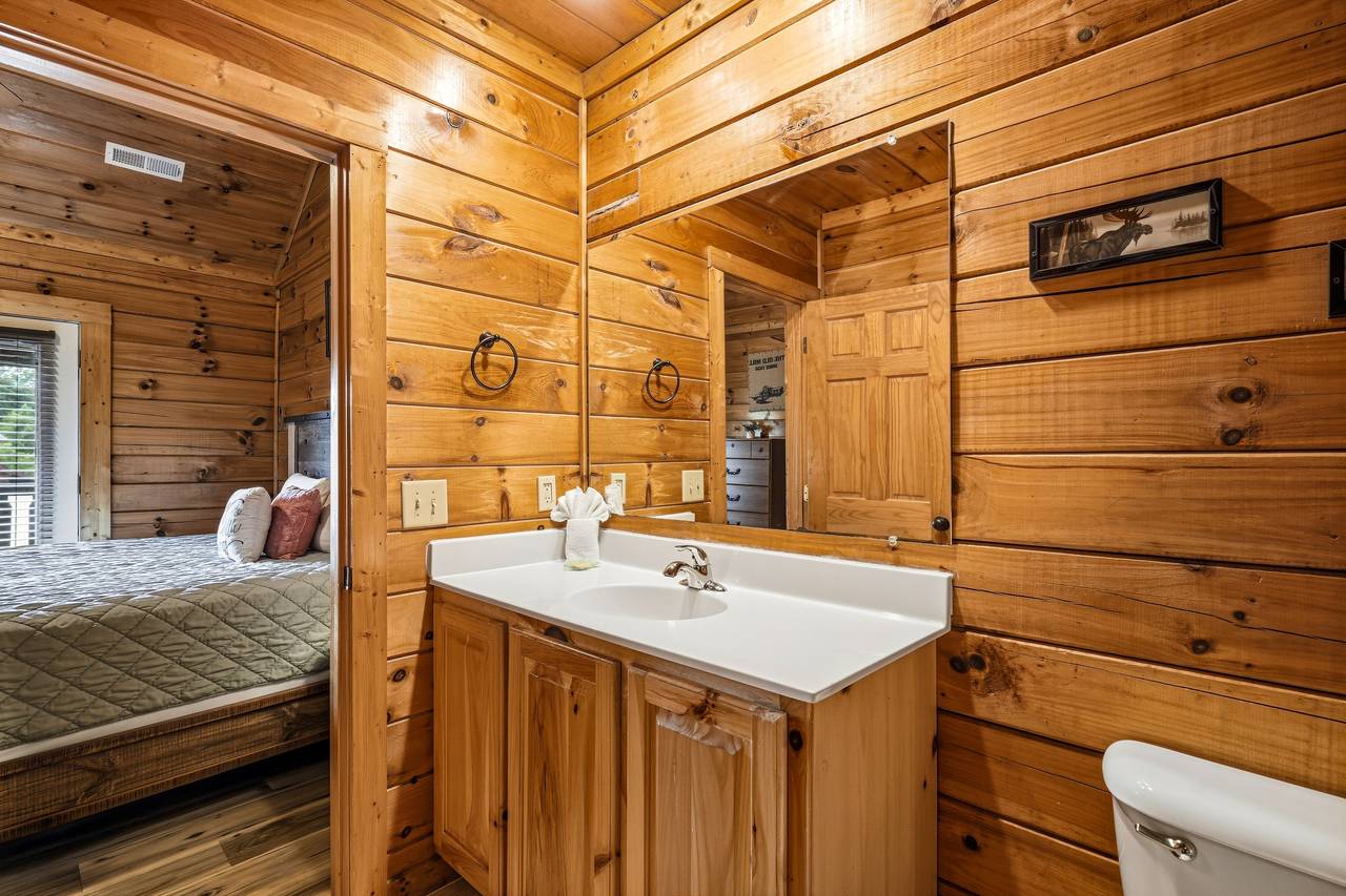 Tub and shower combination in private ensuite Tub and shower combination in private ensuite