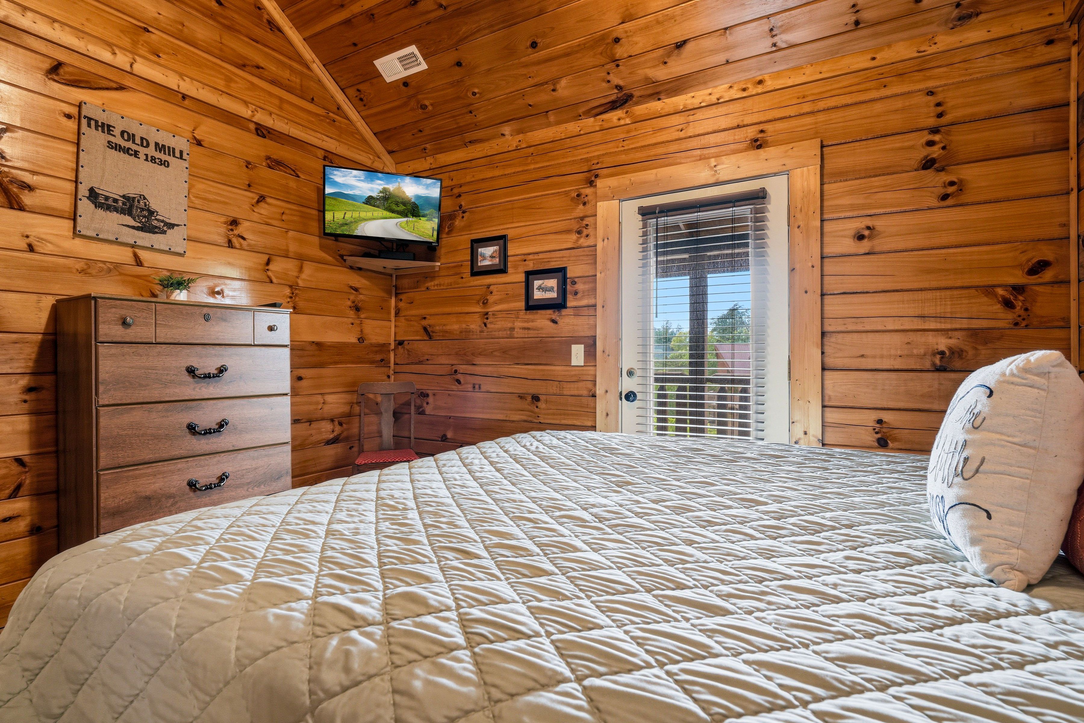Second upper-level king bedroom with ensuite