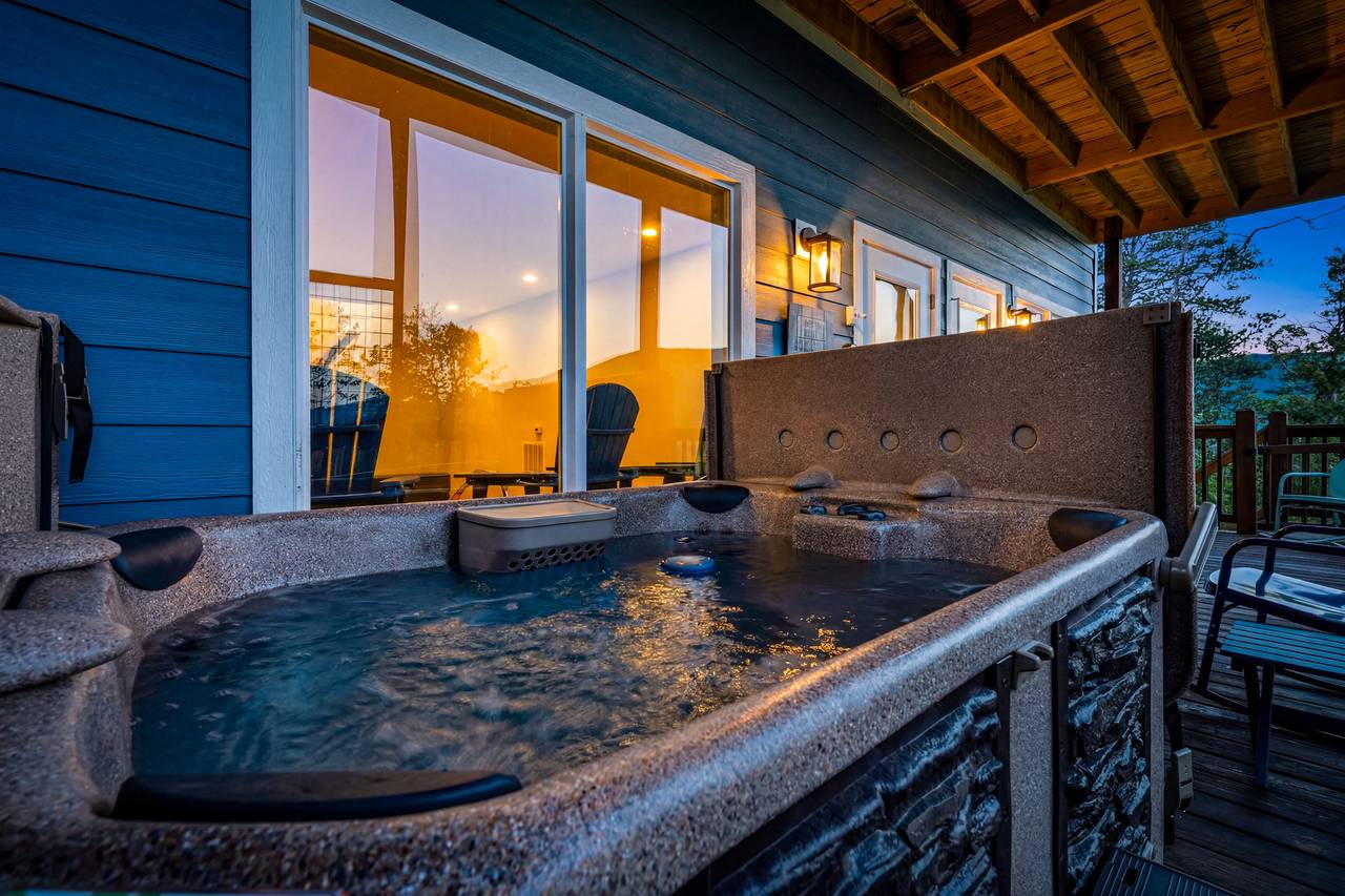 <span class="name">Soak and unwind in the private outdoor hot tub</span> <span class="name">Soak and unwind in the private outdoor hot tub</span>