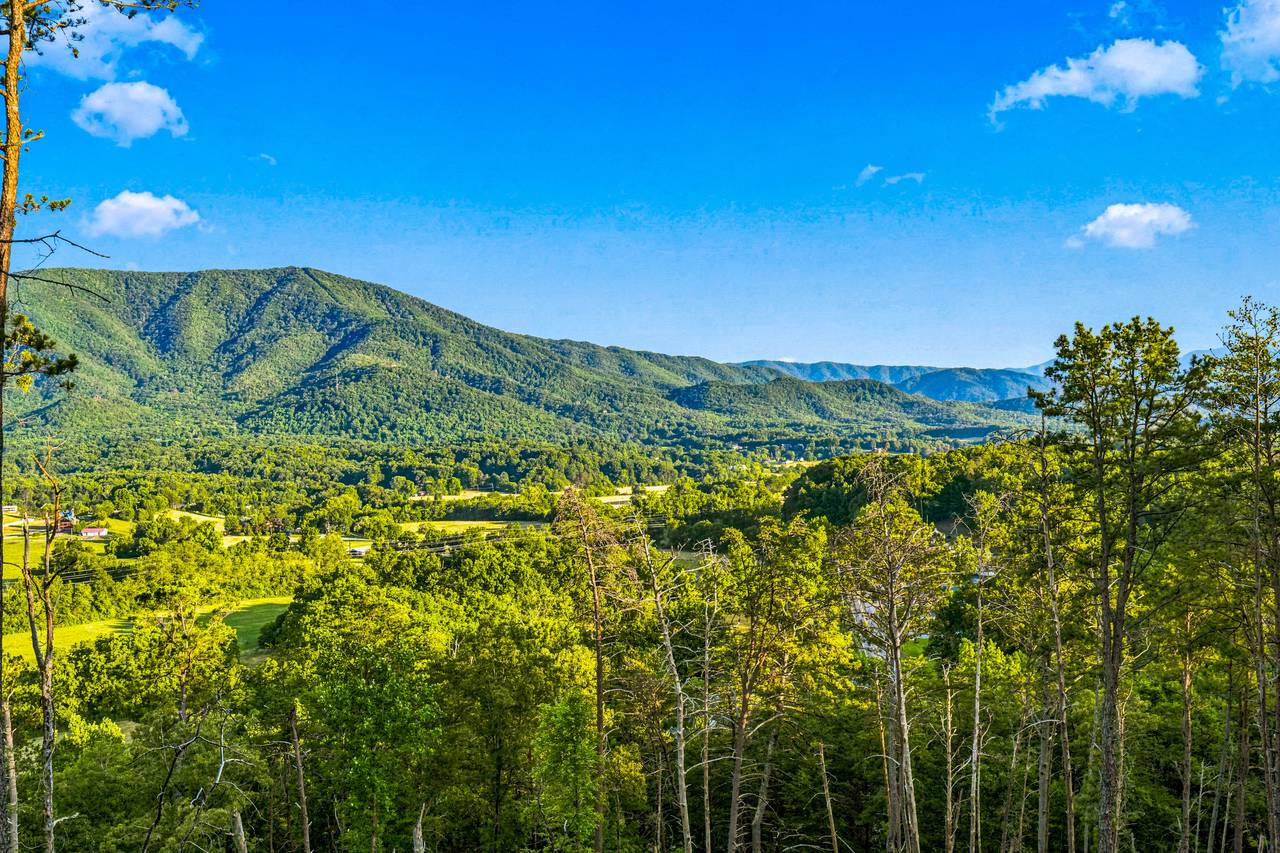 <span class="name">Scenic views make every morning feel special</span> <span class="name">Scenic views make every morning feel special</span>